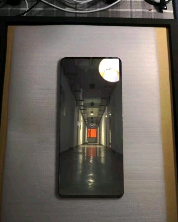 1Huawei-Mate-20-Pro-leaked-weibo