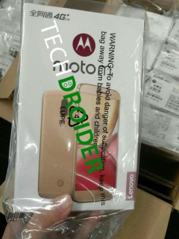 1lenovo-moto-m-box