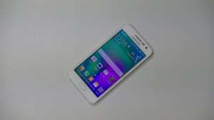 Samsung Galaxy A3 - vue 02