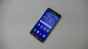 Samsung Galaxy J5 (2016) - vue 02