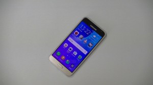 Test du Samsung Galaxy J3 2016 - vue 04