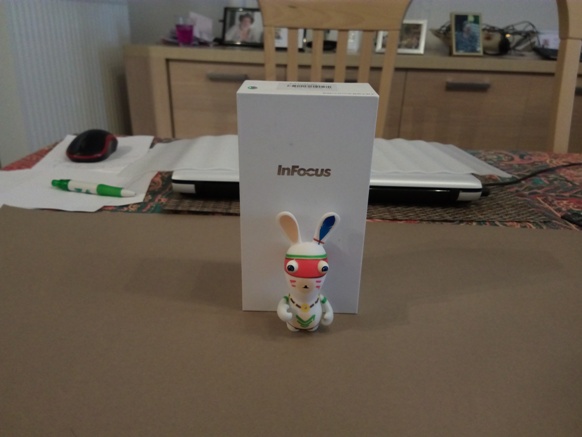 infocus m560 - vue 01