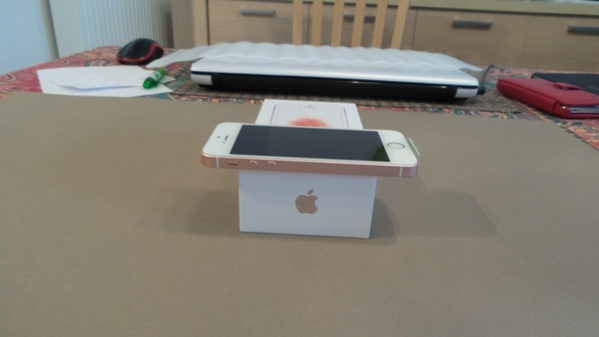 iphone se - vue 12