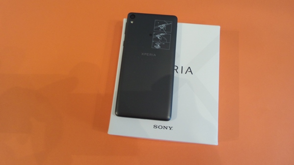 sony-xperia-e5-vue-05