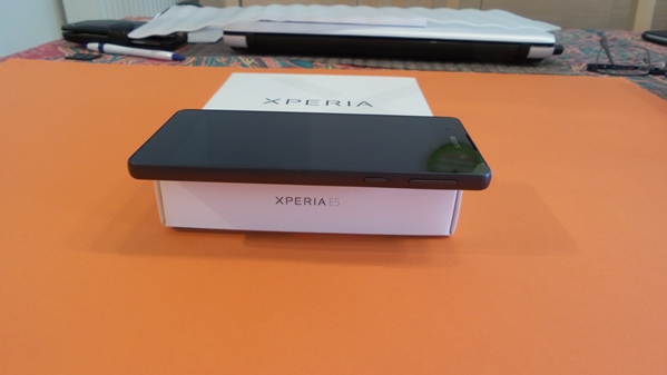 sony-xperia-e5-vue-08