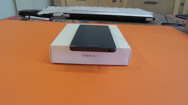 sony-xperia-e5-vue-09